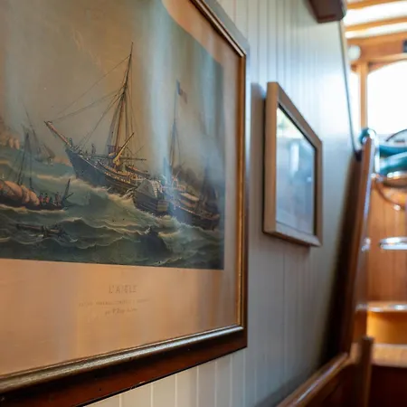 Jack London Boat Bateau-hôtel *